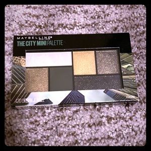 Maybelline the city mini palette- urban jungle